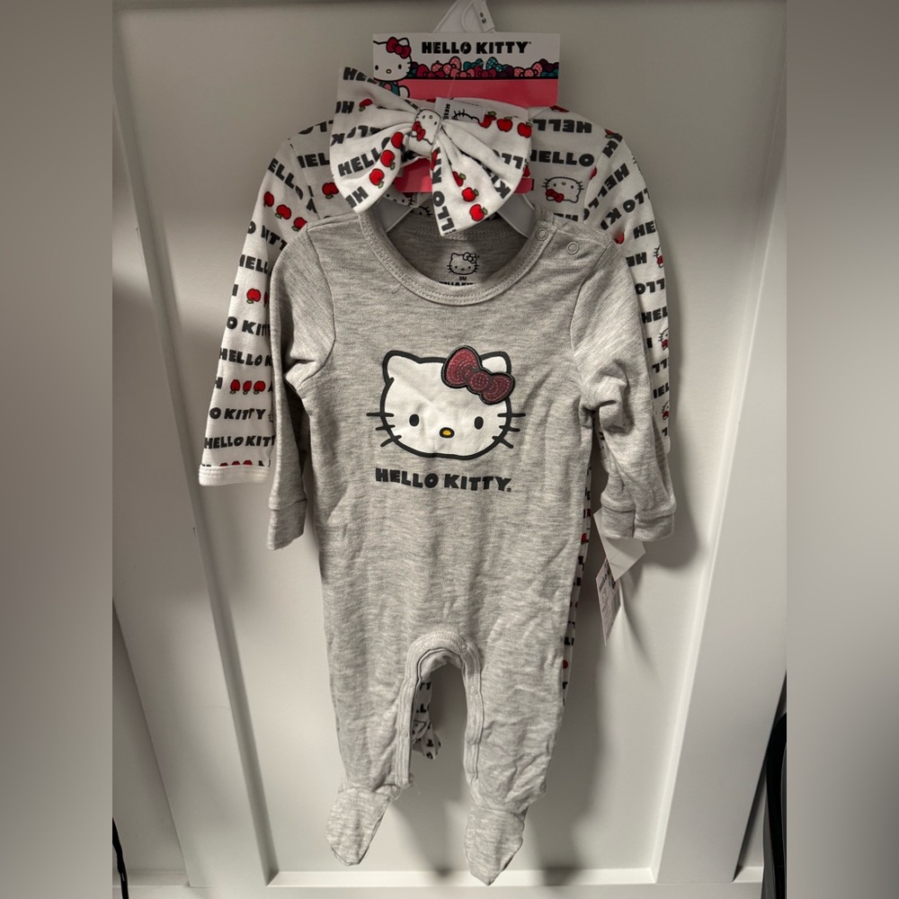 Hello Kitty White and Red Print Pajama Set